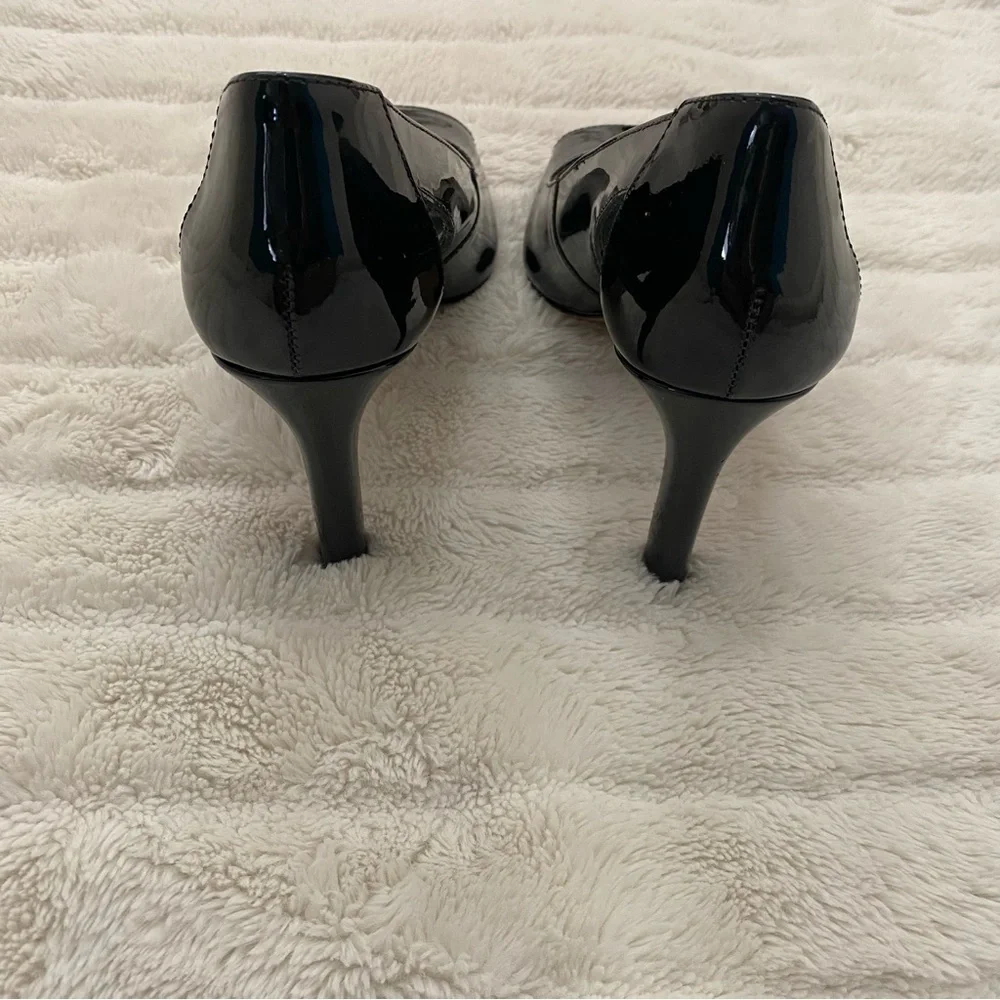 Vince Camuto Black Patent Leather Peep-Toe Heels New Size 8.5